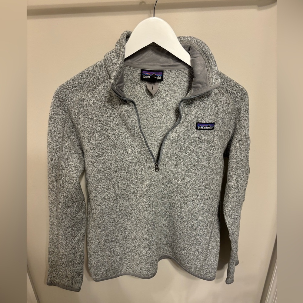 Patigonia Heathered Gray Long Sleeve 1/4 zip jacket size Medium Winter Fall
